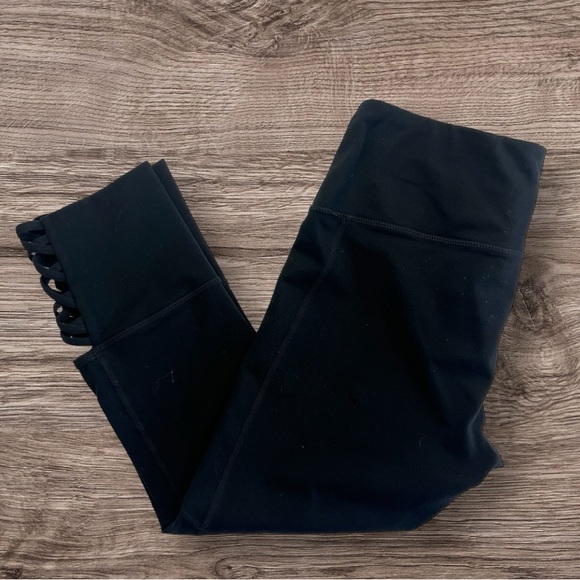 Athleta Mind Over Mat Capri Black Sz: S - Picture 7 of 16